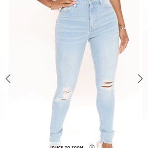 Fashion Nova NWT Manchester Vintage Stretch Fray Hem Skinny Jeans Size 7